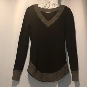 PattyBoutik V-Neck Sweater